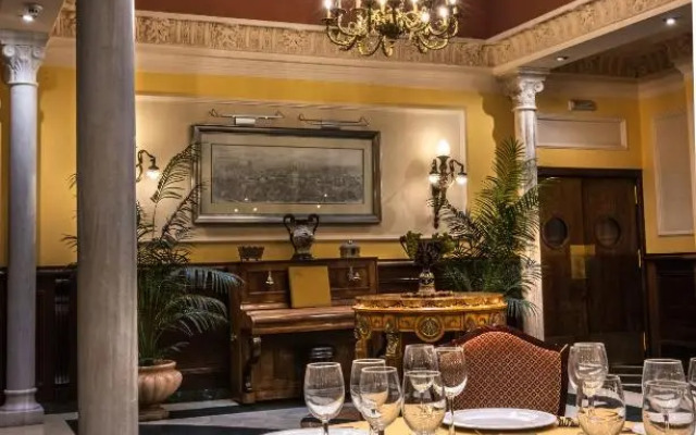 Hotel Reina Cristina