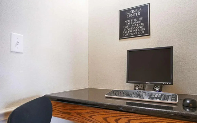 Best Western Limestone Inn & Suites