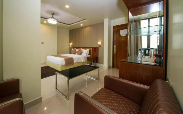 Unima Grand Hotel
