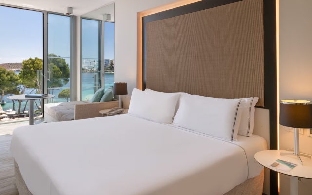Отель Melia South Beach