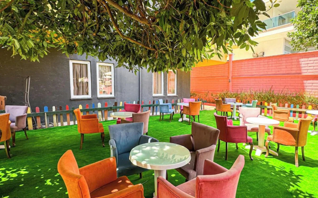 Gold Twins Boutique Hotel