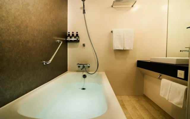 RIHGA Royal Hotel Osaka, Vignette Collection by IHG