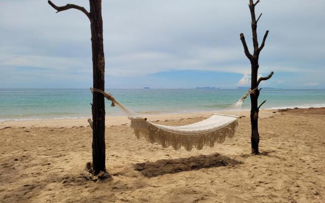 Long Beach Chalet Hotel