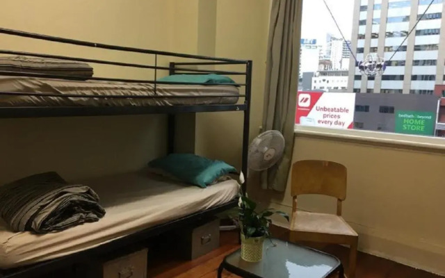 Surf 'N' Snow Backpackers - Hostel