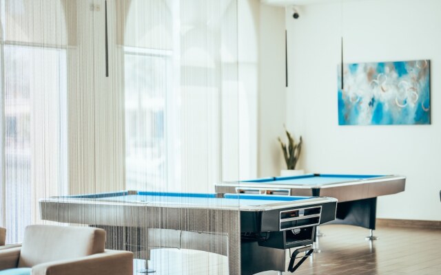 Millennium Lakeview Hotel