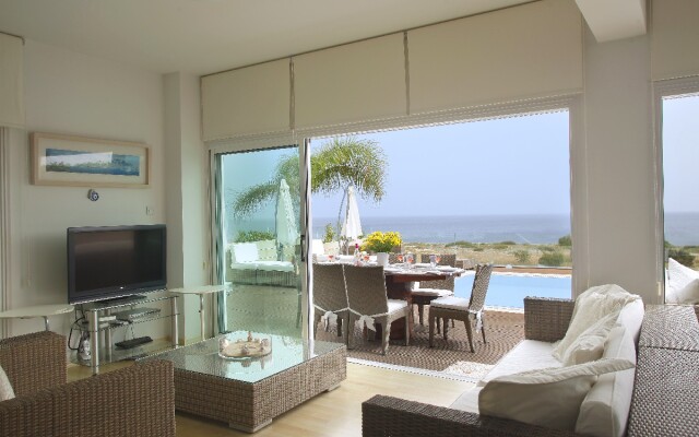 5 Br Villa - Leonies' By The Sea - Chg 8913