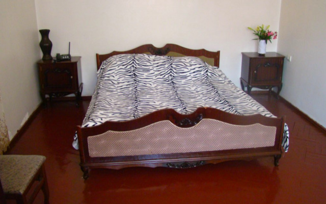 Sheriff Calder Hotel