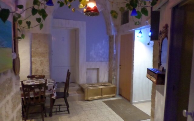 Antique guest house