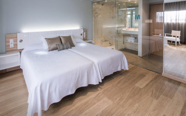 Monica Hotel