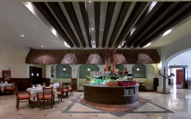 Grand Palladium Colonial Resort & Spa All Inclusive
