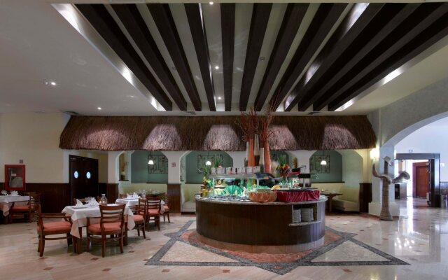 Grand Palladium Colonial Resort & Spa All Inclusive