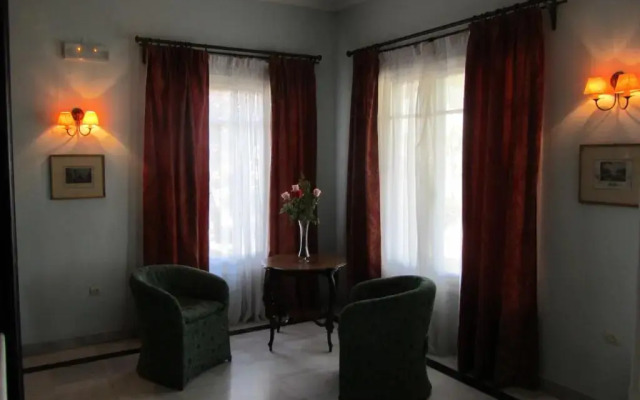 Levant Hotel