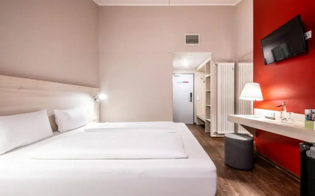 Отель Coffee Fellows Hotel Irschenberg Sud