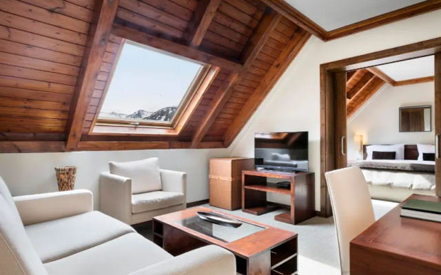 Occitania Family room with view - Photo 3