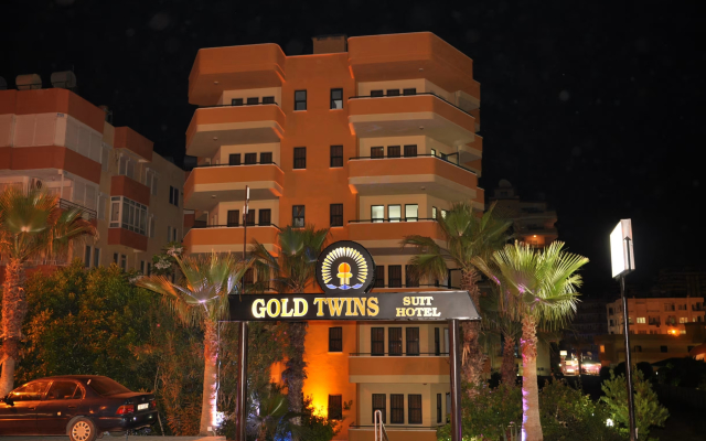 Gold Twins Beach Family