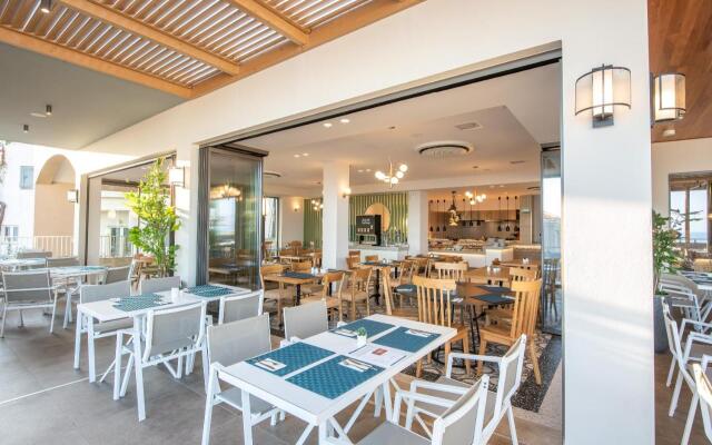 Caldera Beach Hotel