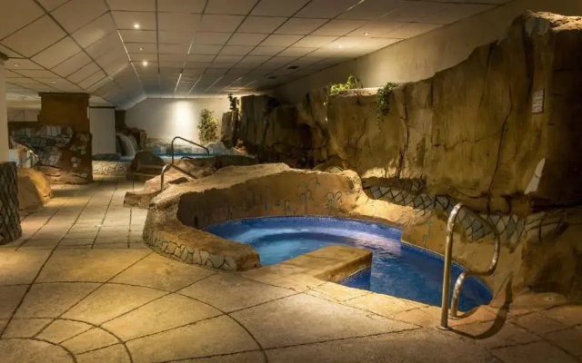 Отель Ilunion Les Corts Spa