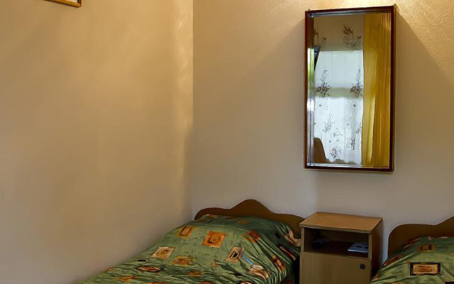 Na Samburova 10 Guest House