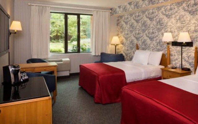 Williamsburg Woodlands Hotel & Suites, an official Colonial Williamsburg Hotel