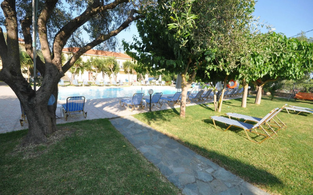 Pythos Studios and Apartments