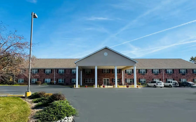 Baymont by Wyndham Chester IL Hotel