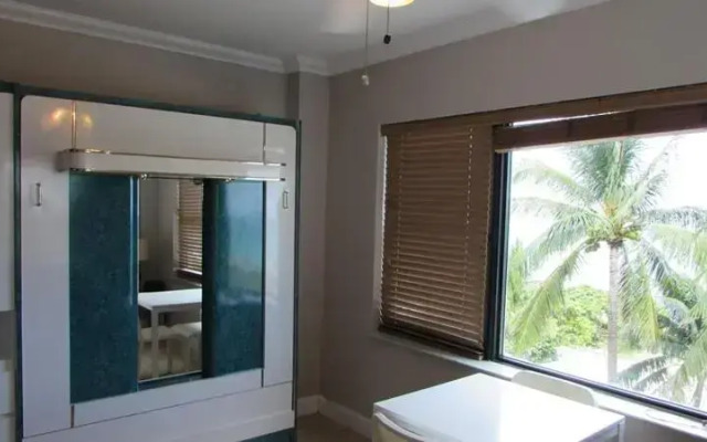 Ocean Front Casablanca Studios with FULL KITCHENS & Beach access By BL Rentals