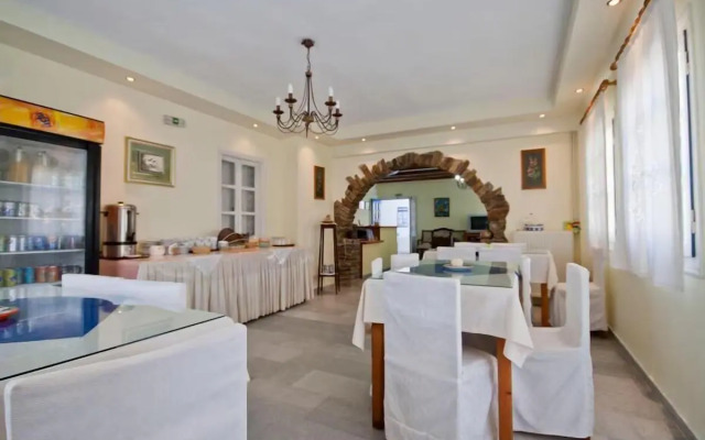 Agia Anna Hotel