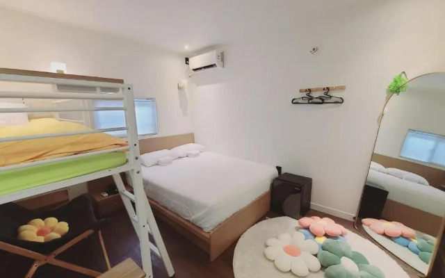 Bias K-GIRL GUESTHOUSE - Caters to Women