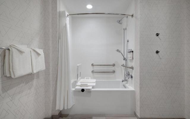 Holiday Inn Express & Suites Chino Hills by IHG