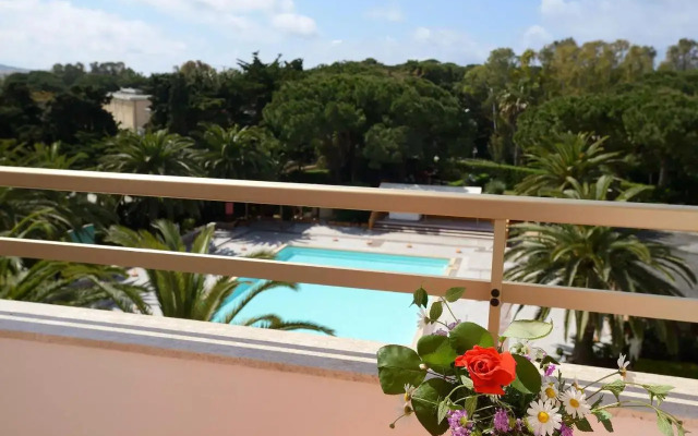 Hotel Oasis