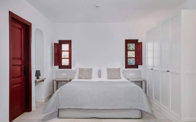 Vedema, a Luxury Collection Resort, Santorini