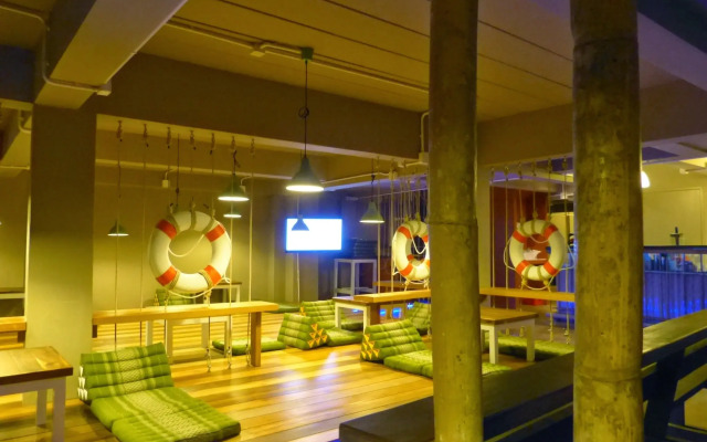 Non La Mer Hostel