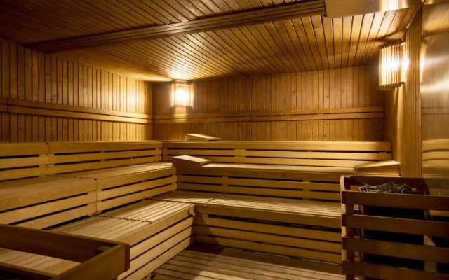 Отель Ilunion Les Corts Spa