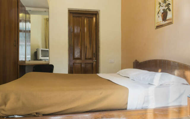 Shalom Resort