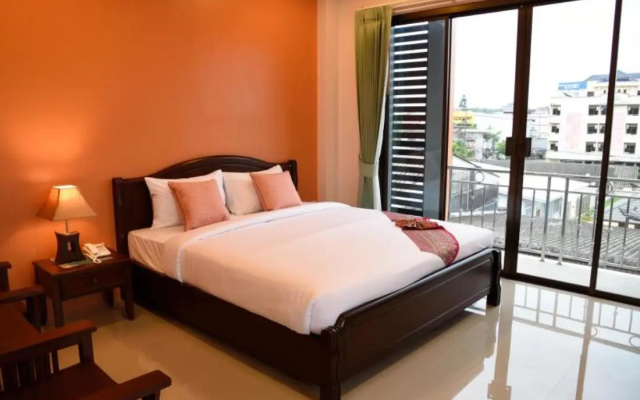 Sripet Hotel