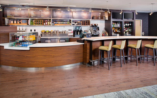 Courtyard by Marriott Roanoke Airport