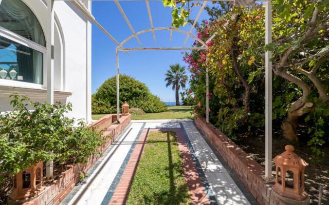 The Palace Marbella - Lavish Beachfront Villa