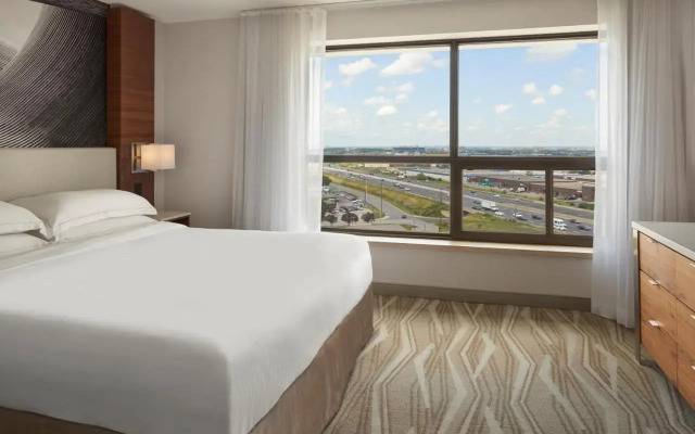 Hilton Toronto Airport Hotel & Suites