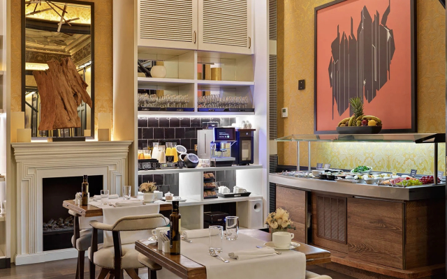 Отель H10 Catalunya Plaza Boutique Hotel