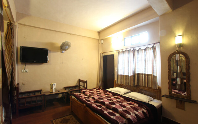 Hotel Adarsh