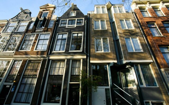 Van Onna Hotel