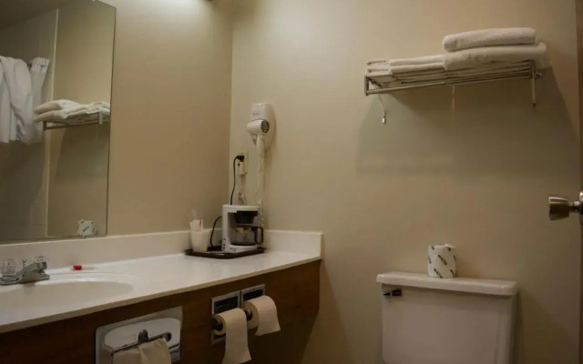 AmeriVu Inn & Suites