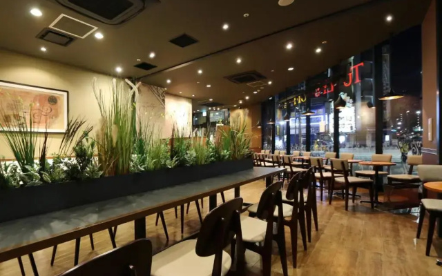 E  Higashi Shinjuku