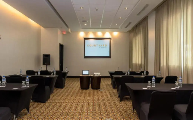 Courtyard by Marriott Panama Metromall
