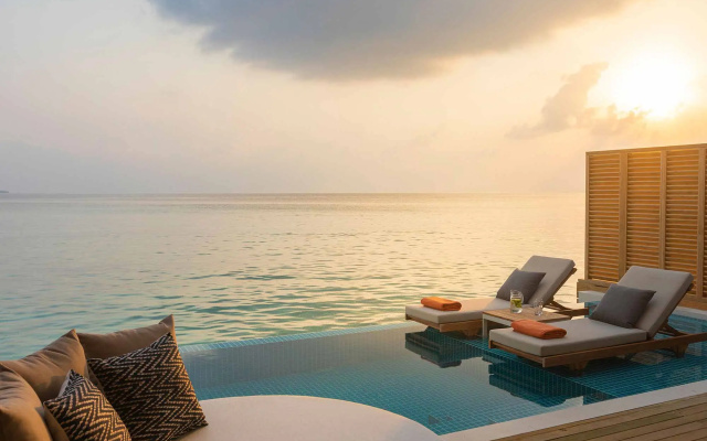 Sunset Water Villa with Pool — фото 3