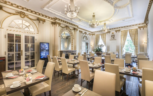 Grand Royale Hyde Park