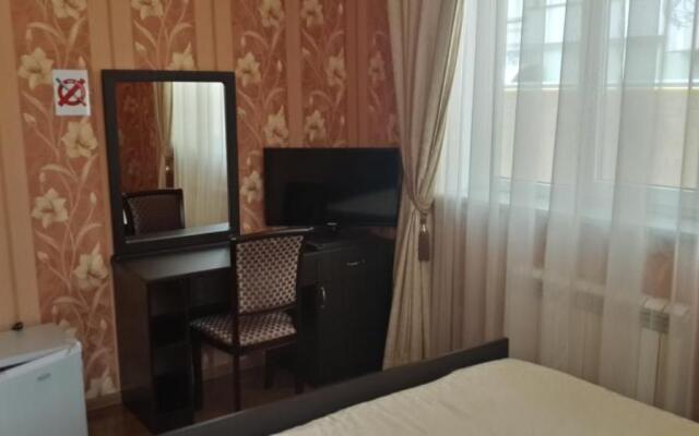 Kavkaz Hotel