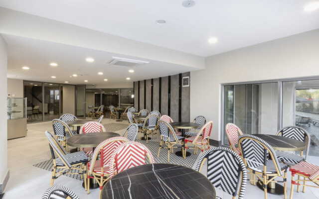 Elysee Hotel