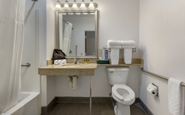 Best Western Plus South Hill Inn