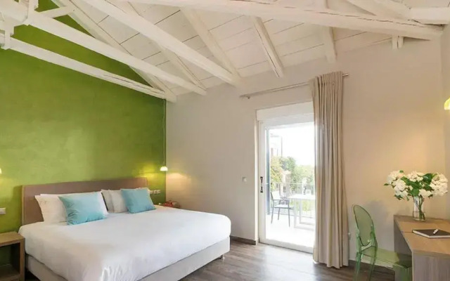 Blue Jasmine Hotel